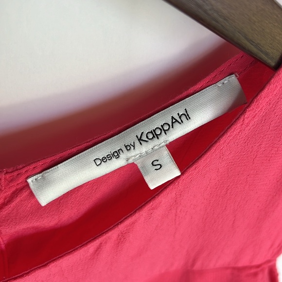 Lightweight Coral Pink Ruffled Top with Bare shoulders Size Small - Picture 5 of 11